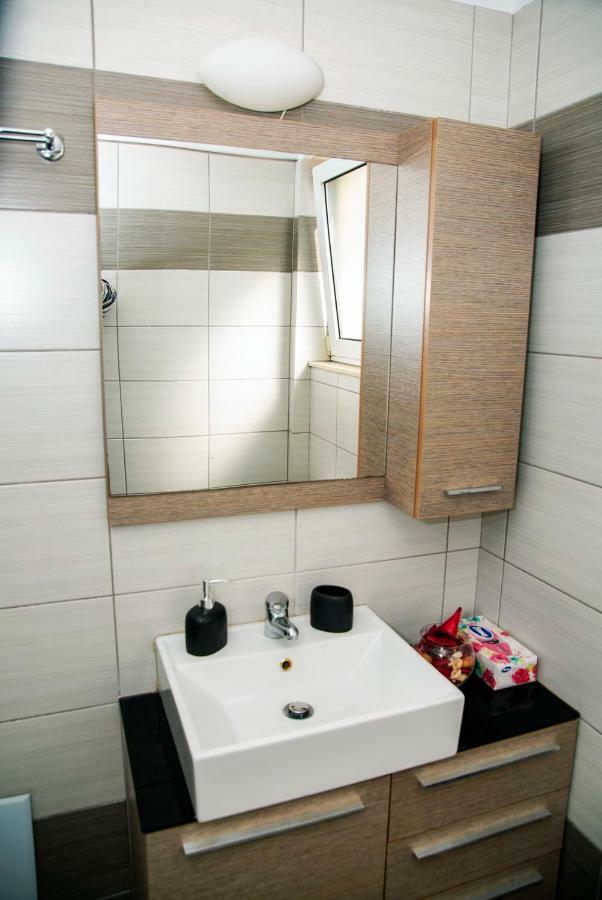 Catherine'S Comfort Apartment No2 ลาวริออน ภายนอก รูปภาพ